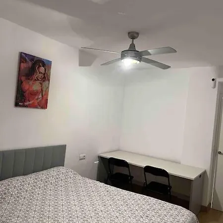 شقة Grande Apartamento A 150 Metros De La Playa تورّيفيِخا
